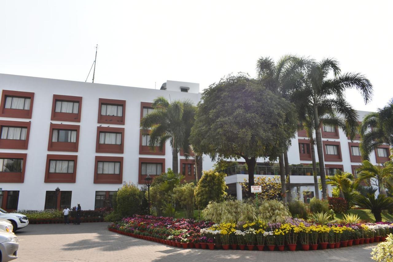 Hotel The Orchard Jharsuguda Exterior foto